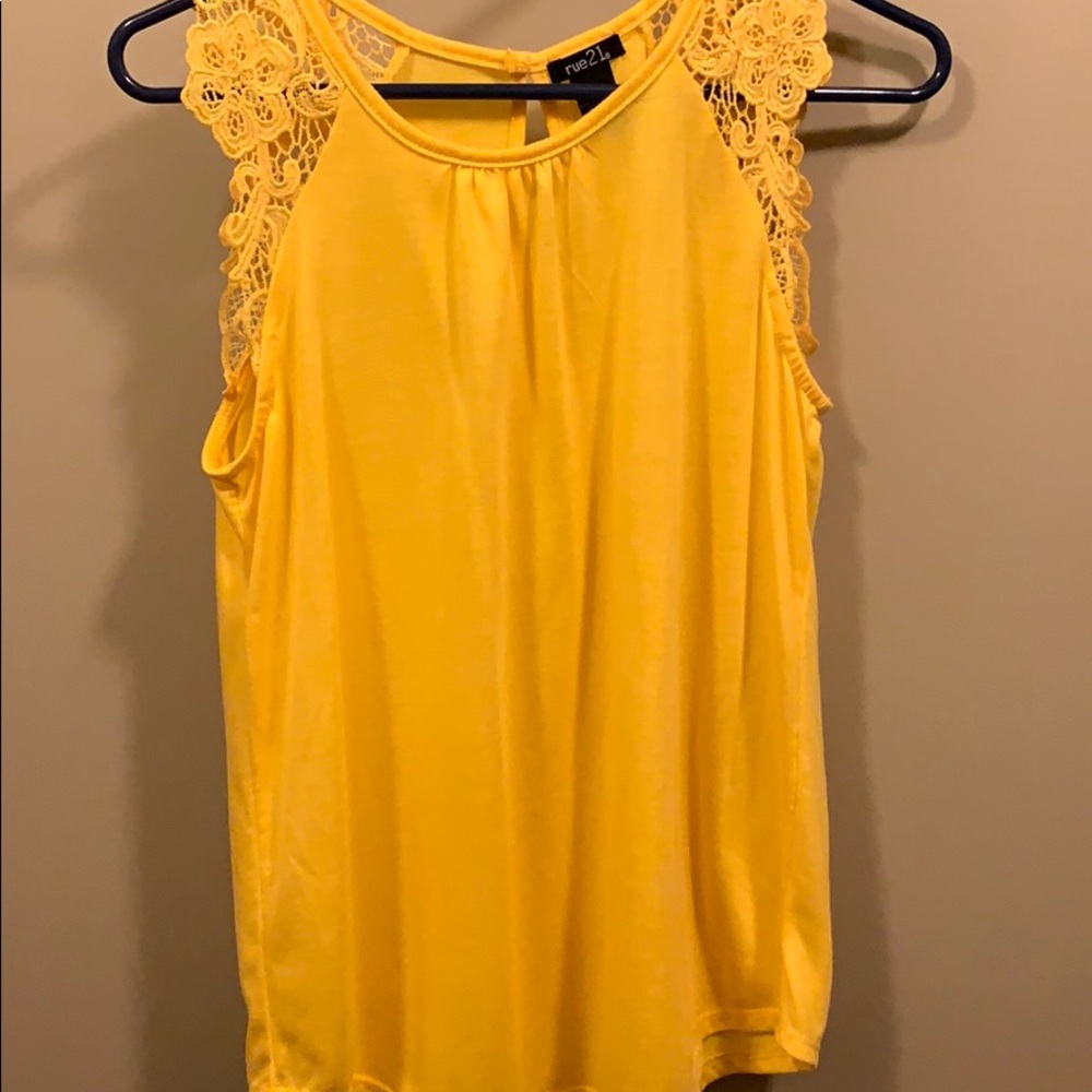 Yellow lace sleeve tank top